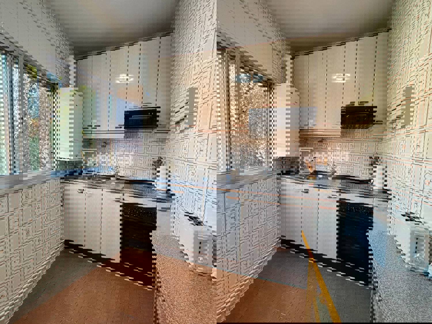 Piso en venta en calle De Eugenia De Montijo, Madrid, Madrid 12/22