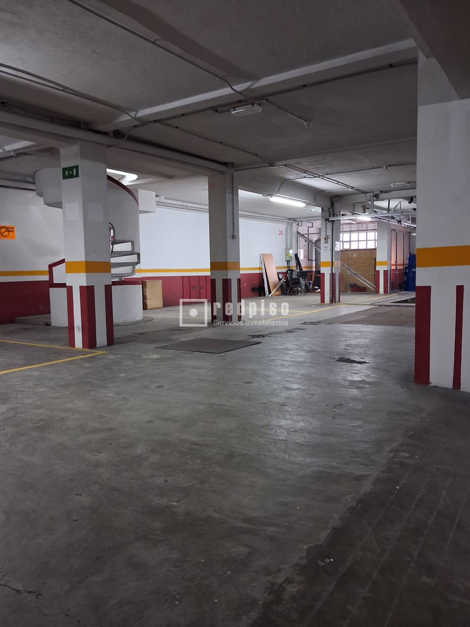 Garaje en venta en  calle de Barcelona, A Coruña  43/57