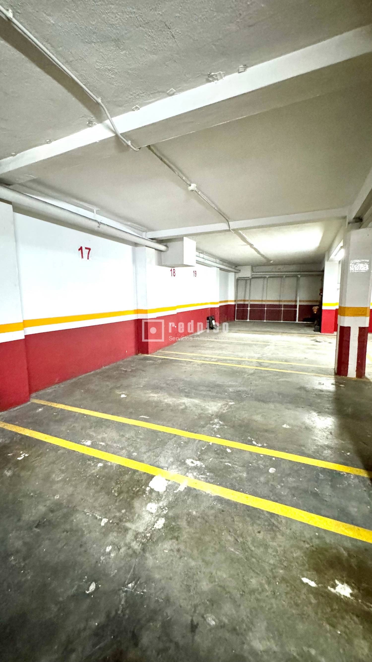 Garaje en venta en  calle de Barcelona, A Coruña  13/57