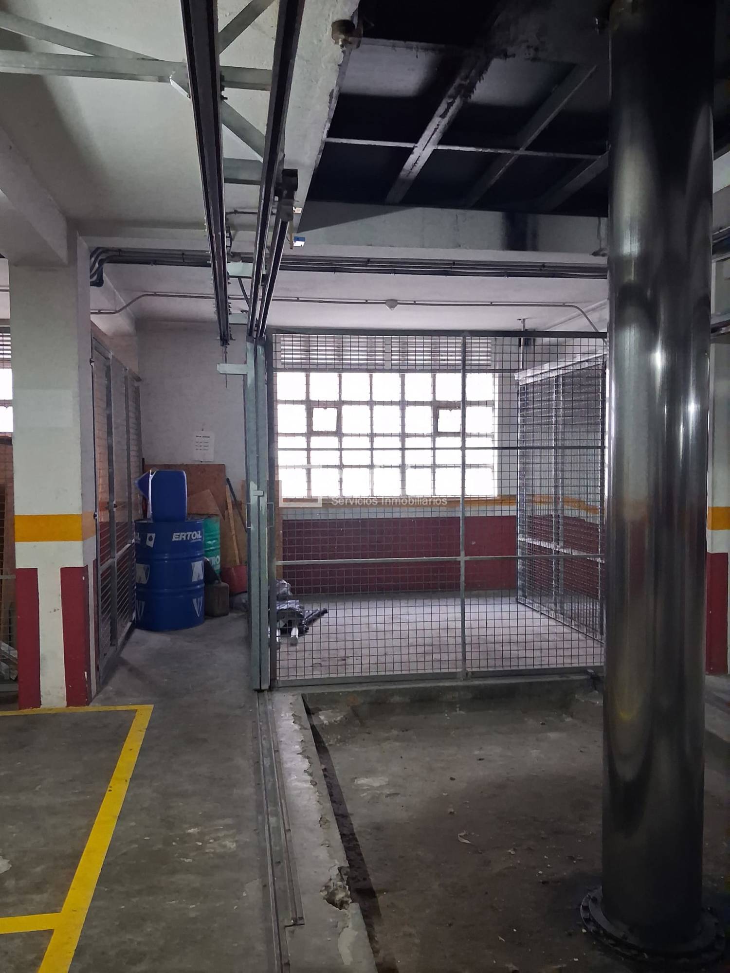Garaje en venta en  calle de Barcelona, A Coruña  56/57