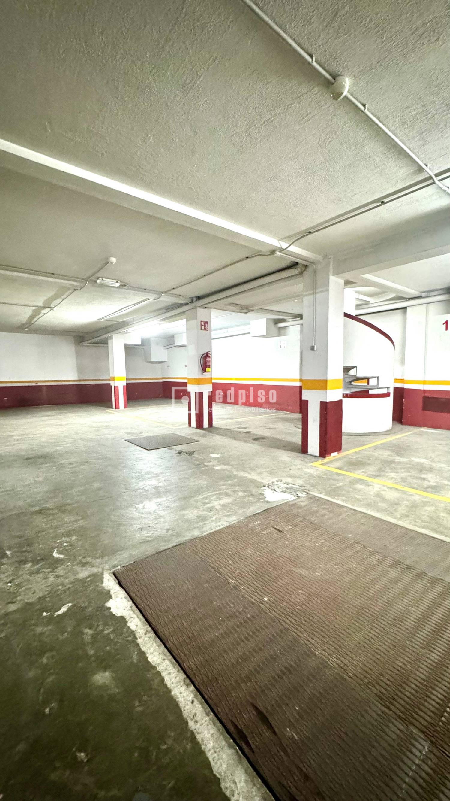 Garaje en venta en  calle de Barcelona, A Coruña  5/57