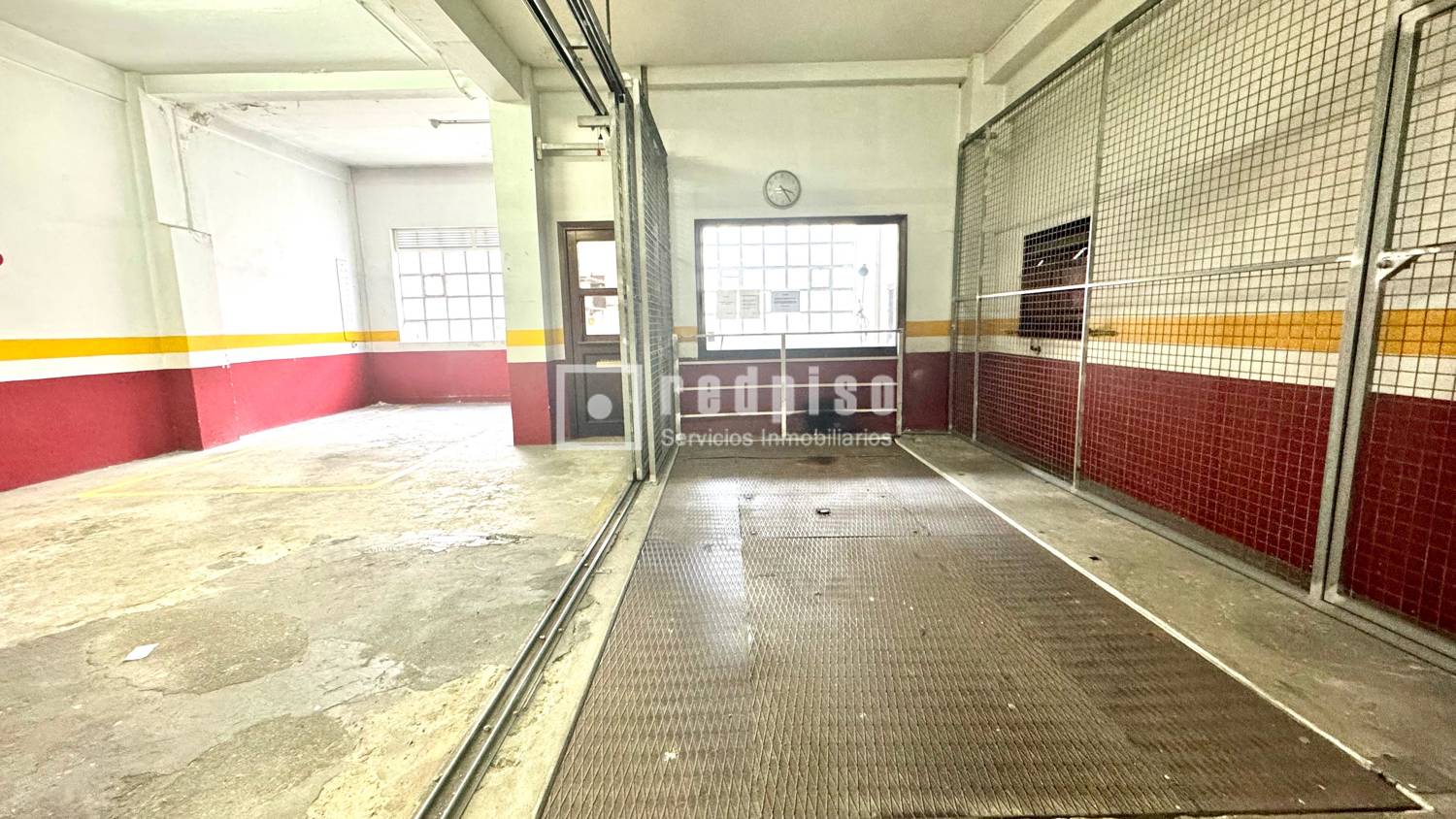 Garaje en venta en  calle de Barcelona, A Coruña  8/57