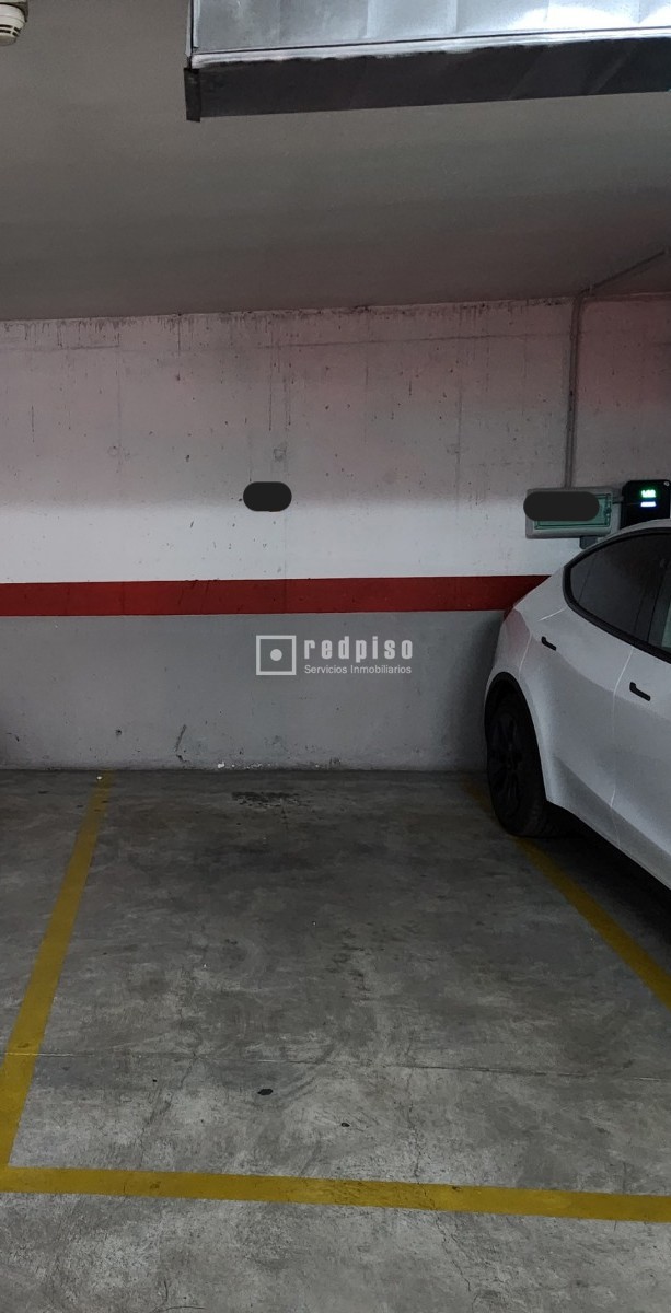 Garaje en venta en  Puerto de la Torre, Málaga  1/1