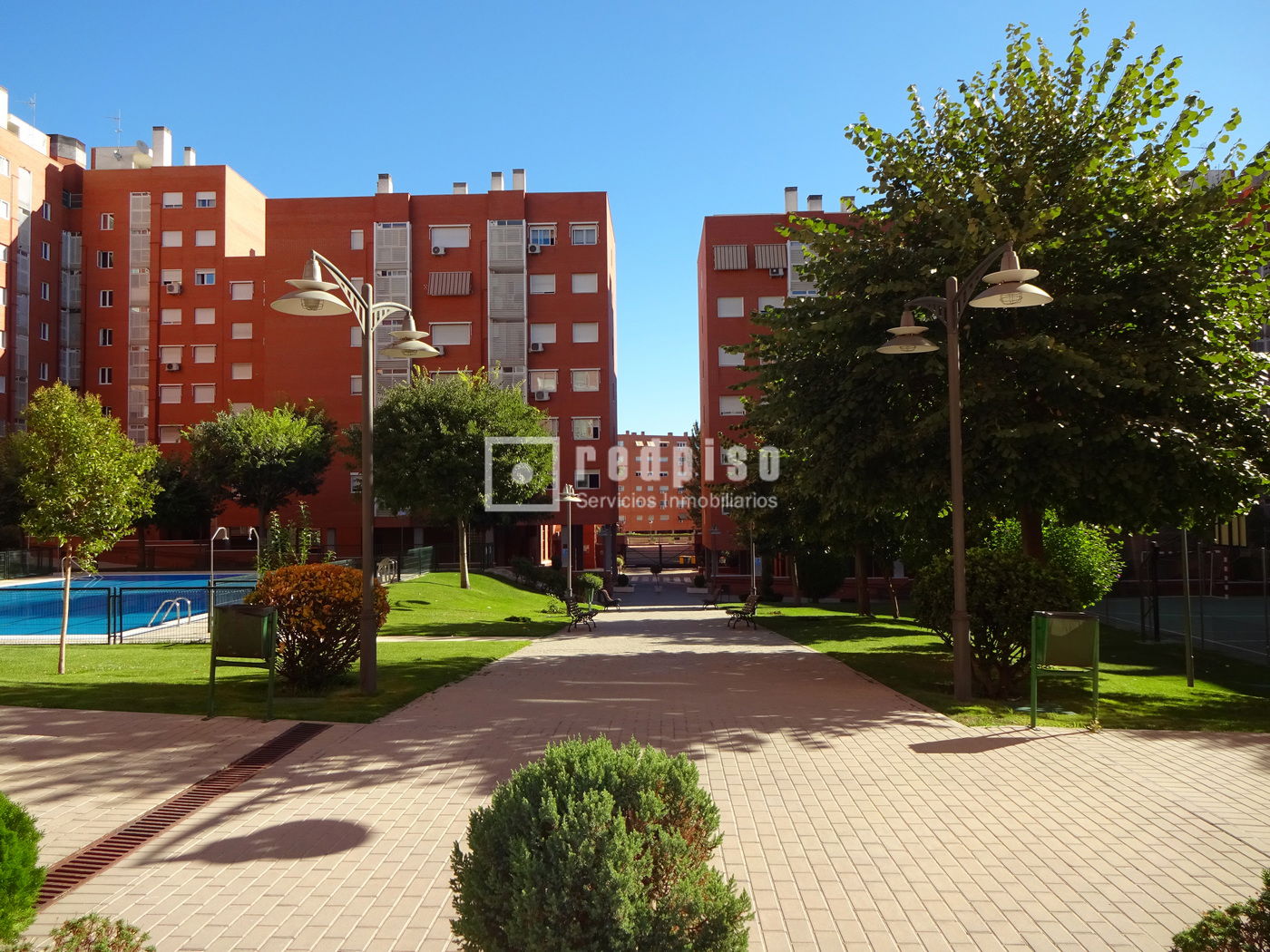 Piso en venta en  calle del Campo de la Torre, Madrid  1/1