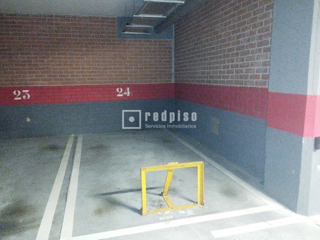Garaje en alquiler en  calle de Américo Castro, Hortaleza, Madrid  1/1