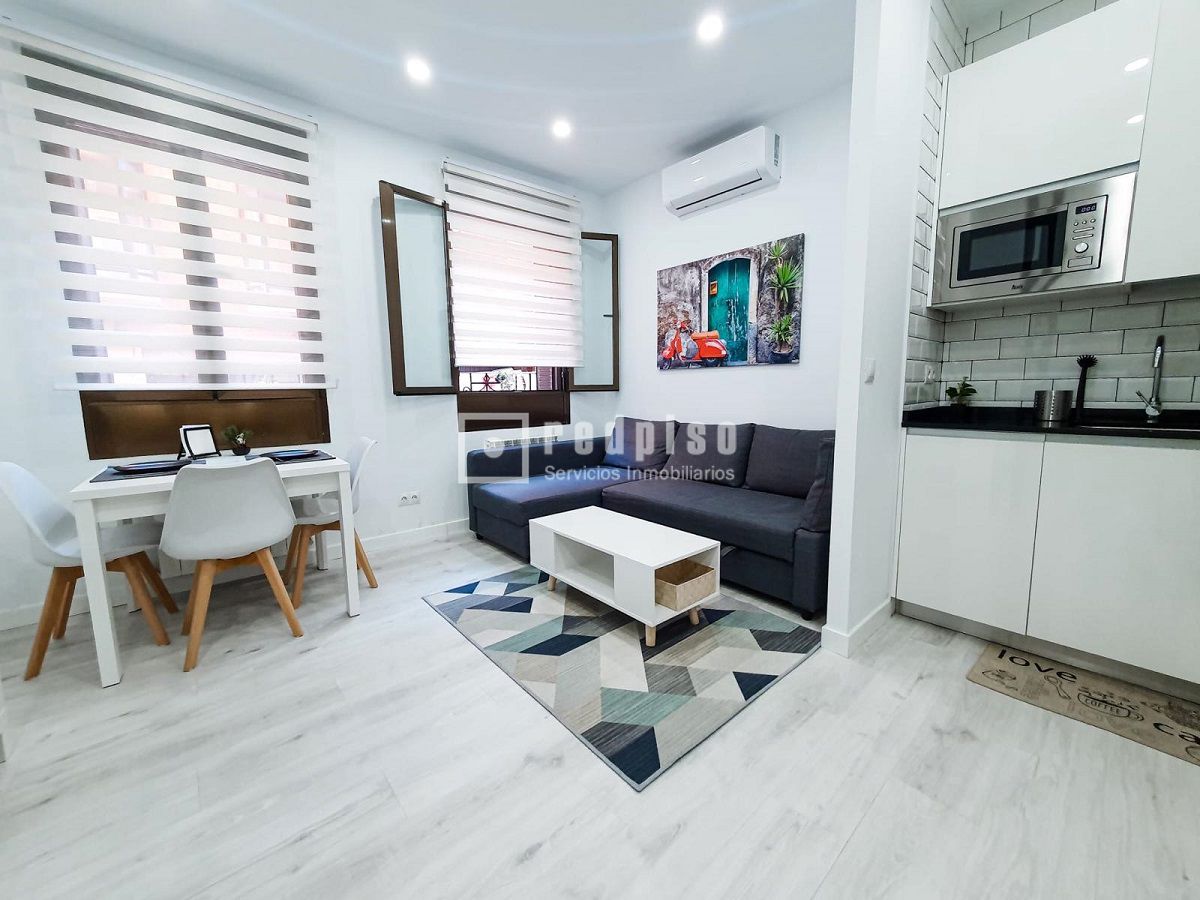 Piso en alquiler en  calle de Juan de Olías, Tetuán, Madrid  1/1