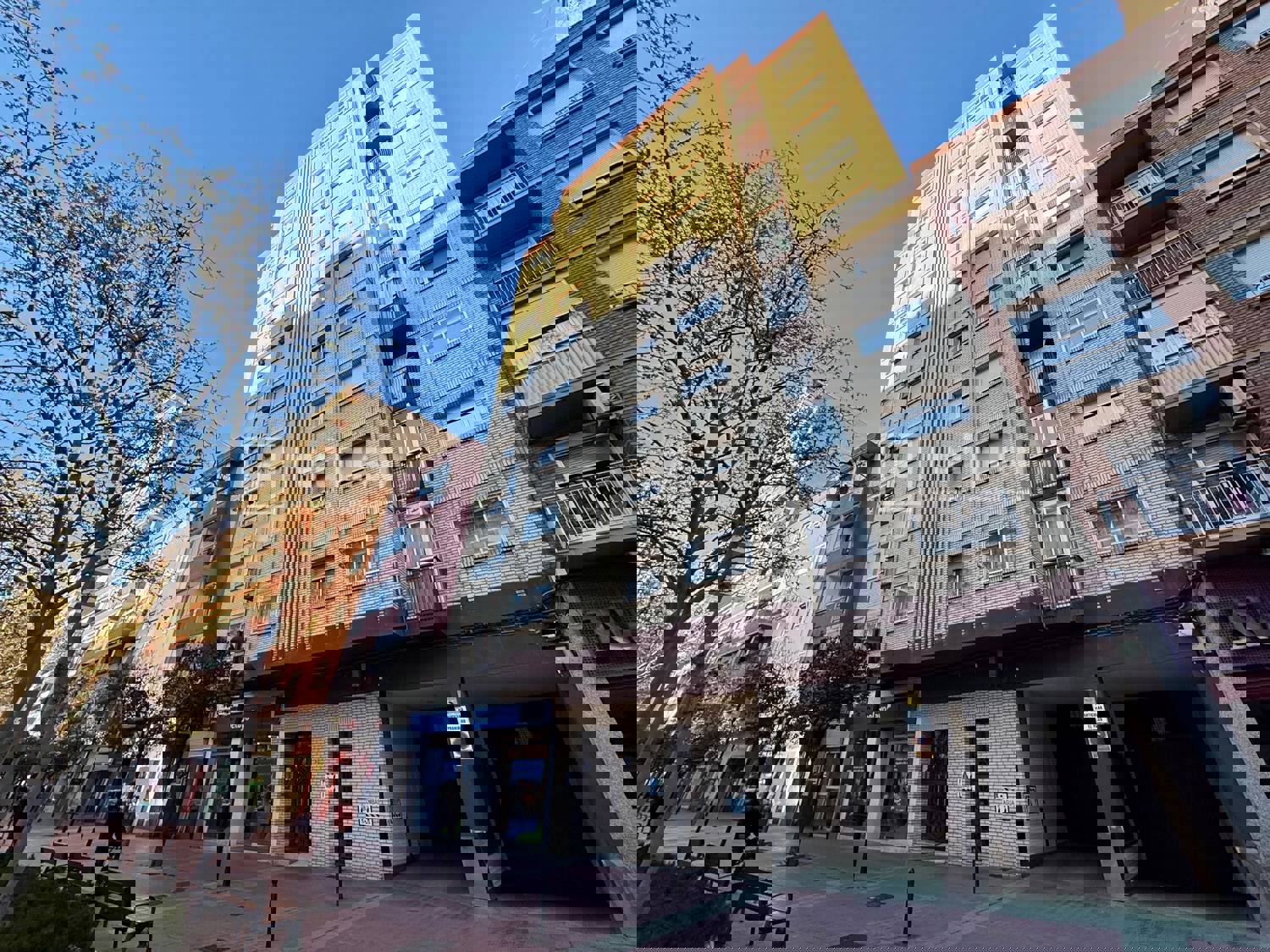 Piso en venta en  paseo Calanda, Zaragoza  1/1