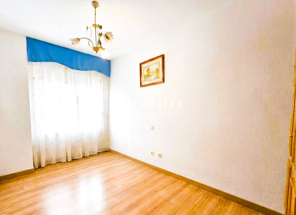 Piso en venta en Parla, Madrid 6/12