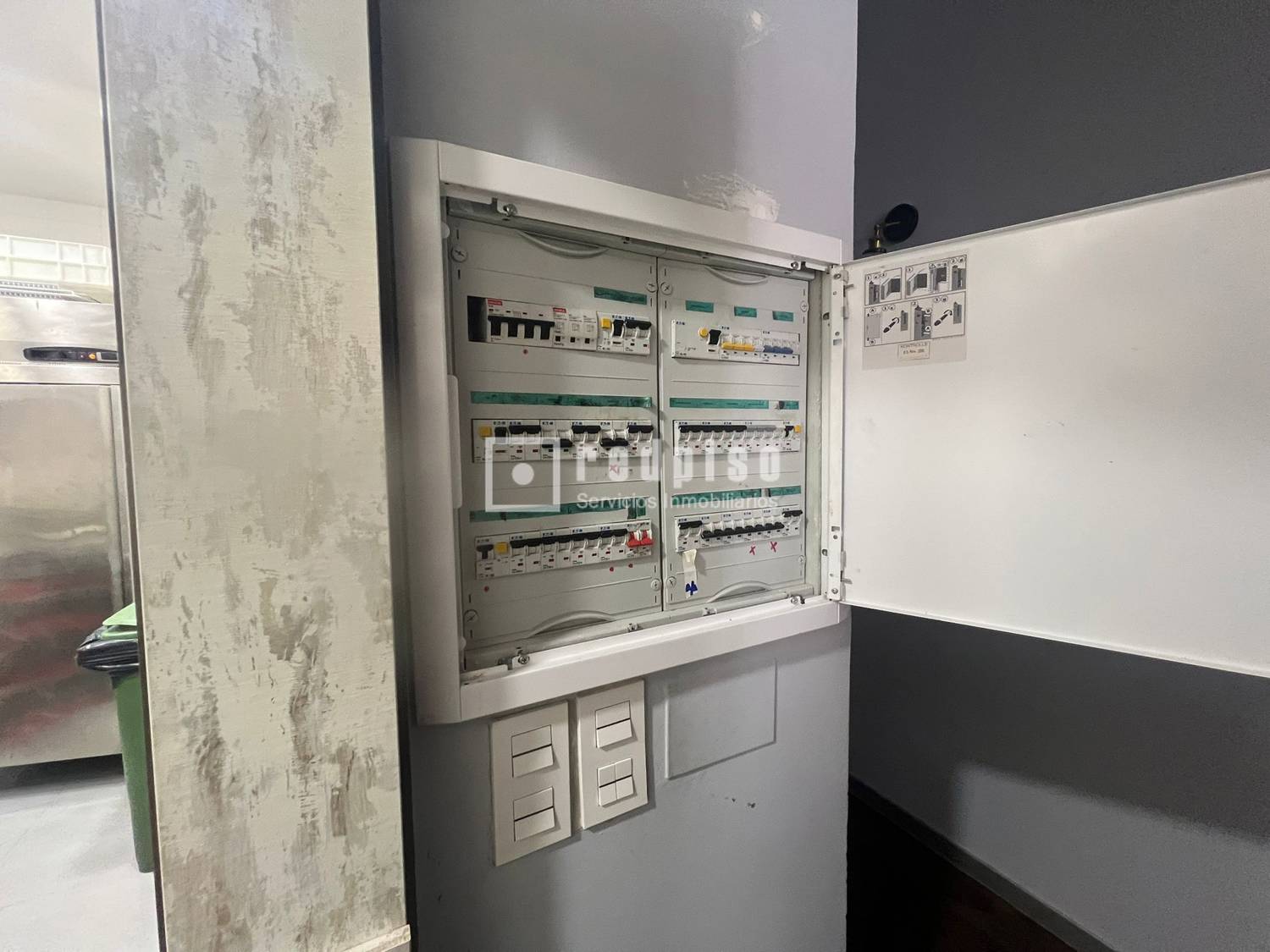 Local en venta en calle De Casablanca, Torremolinos, Málaga 12/13