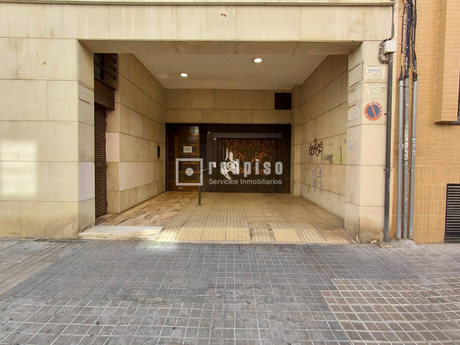 Garaje en venta en  calle de Jesús y María, Extramurs, Valencia  1/1