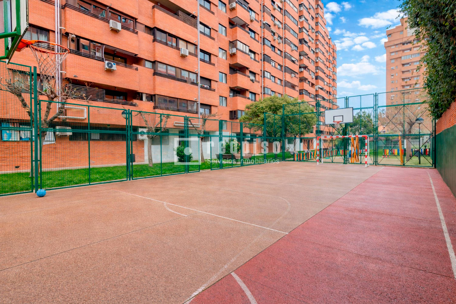 Piso en venta en avenida De Burgos, Hortaleza, Madrid 18/23