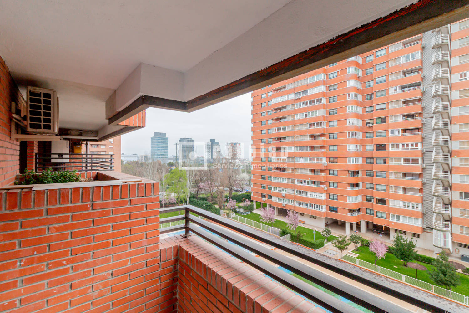 Piso en venta en avenida De Burgos, Hortaleza, Madrid 4/23