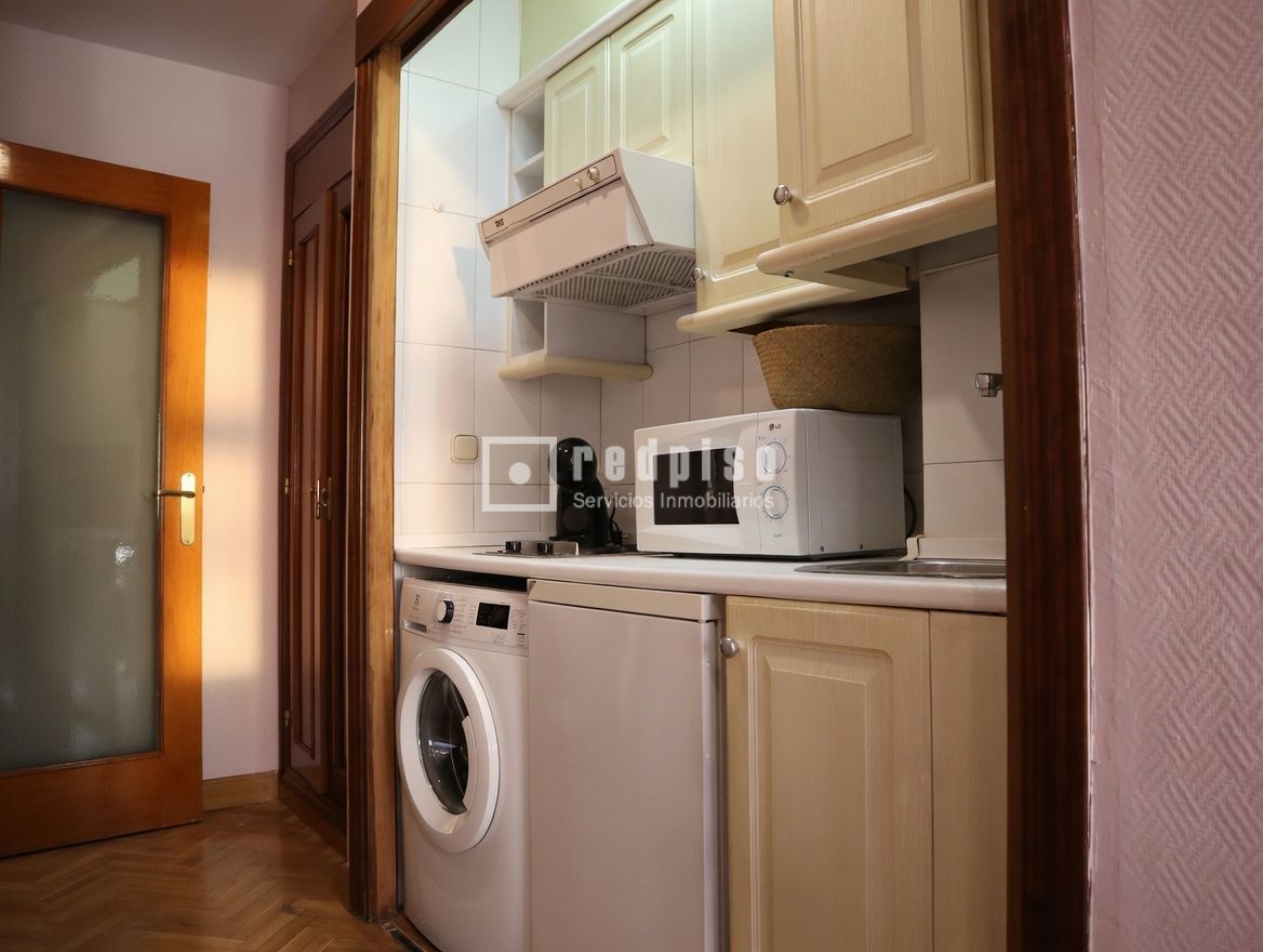 Piso en venta en calle De Cea Bermúdez, Madrid, Madrid 7/18