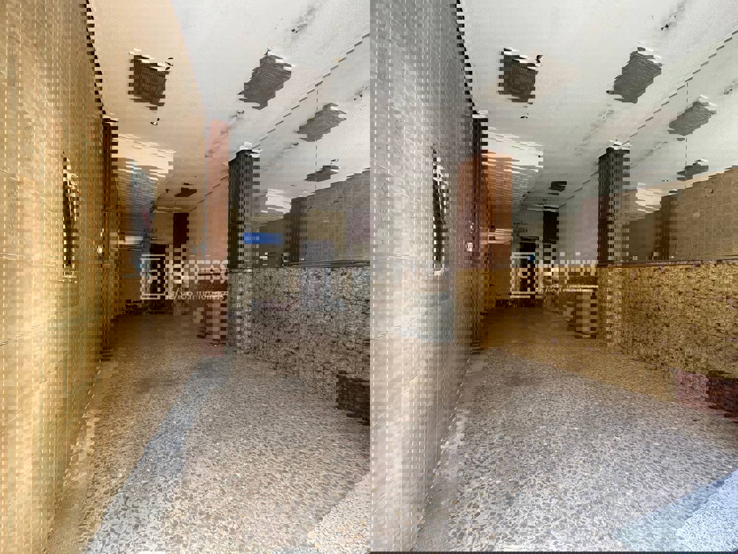 Local en venta en  calle de Alfonso Martínez Conde, Madrid  1/1