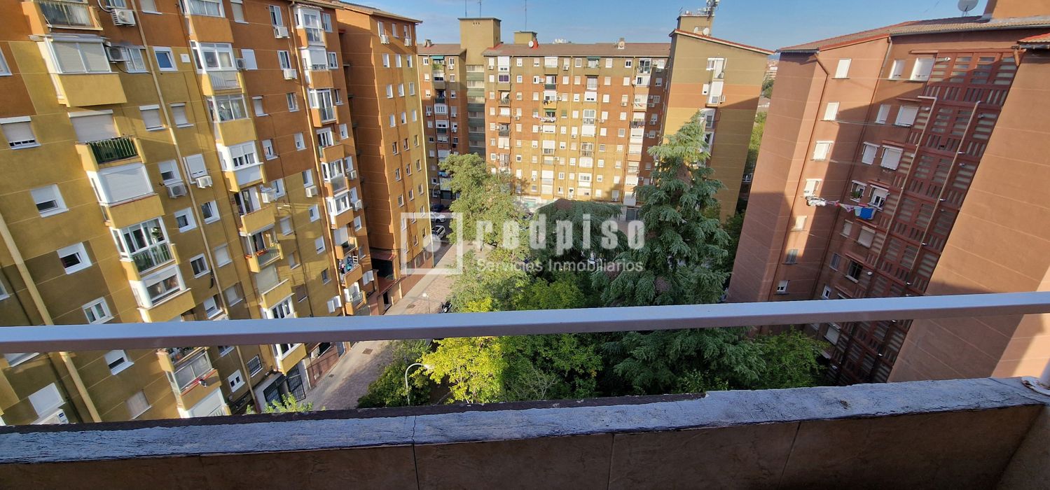 Piso en venta en calle De Betancunia, San Blas-canillejas, Madrid 10/16