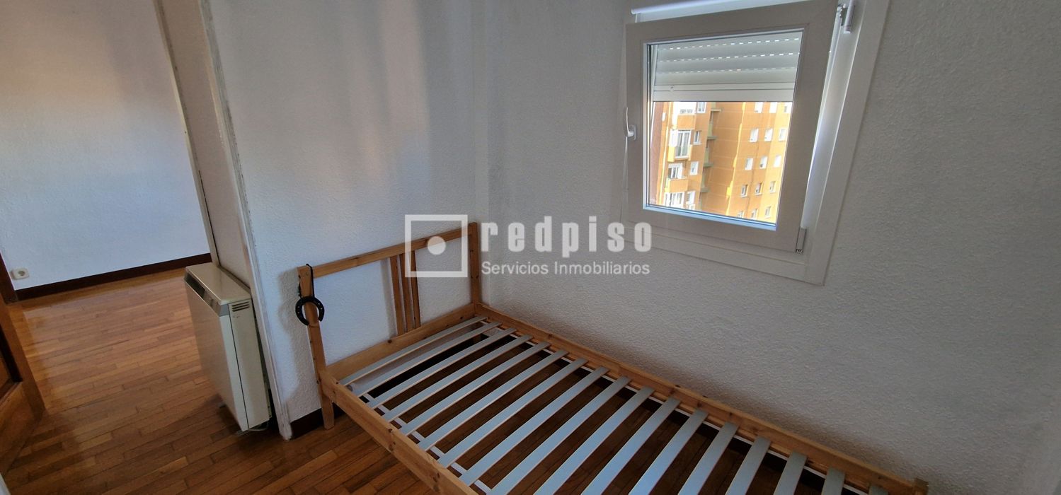 Piso en venta en calle De Betancunia, San Blas-canillejas, Madrid 14/16