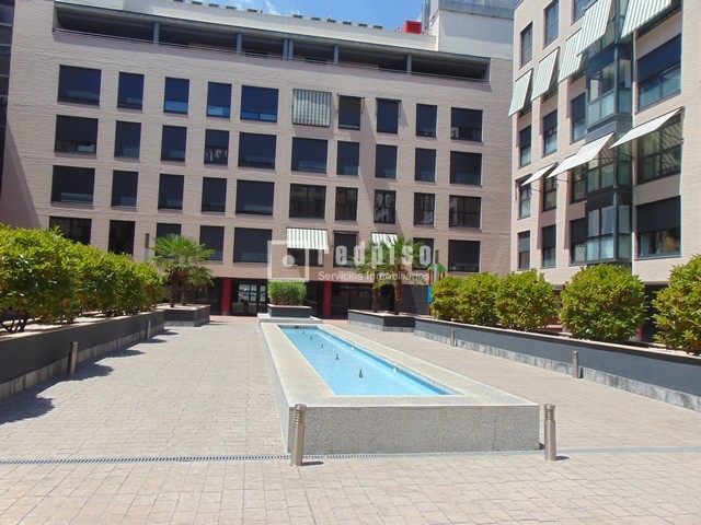 Piso en venta en calle De Américo Castro, Madrid, Madrid 31/33