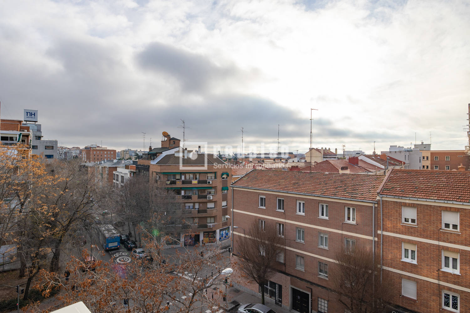 Piso en venta en calle De Martínez Izquierdo, Madrid, Madrid 27/29