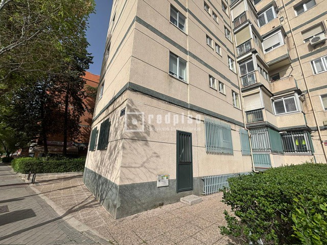 Local en venta en  avenida Entrevías, Puente de Vallecas, Madrid  1/1