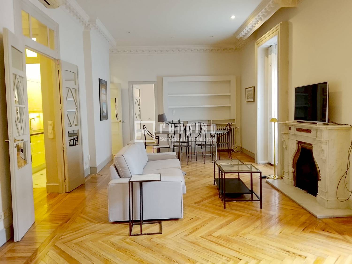 Piso en alquiler en  calle del Monte Esquinza, Madrid  1/1