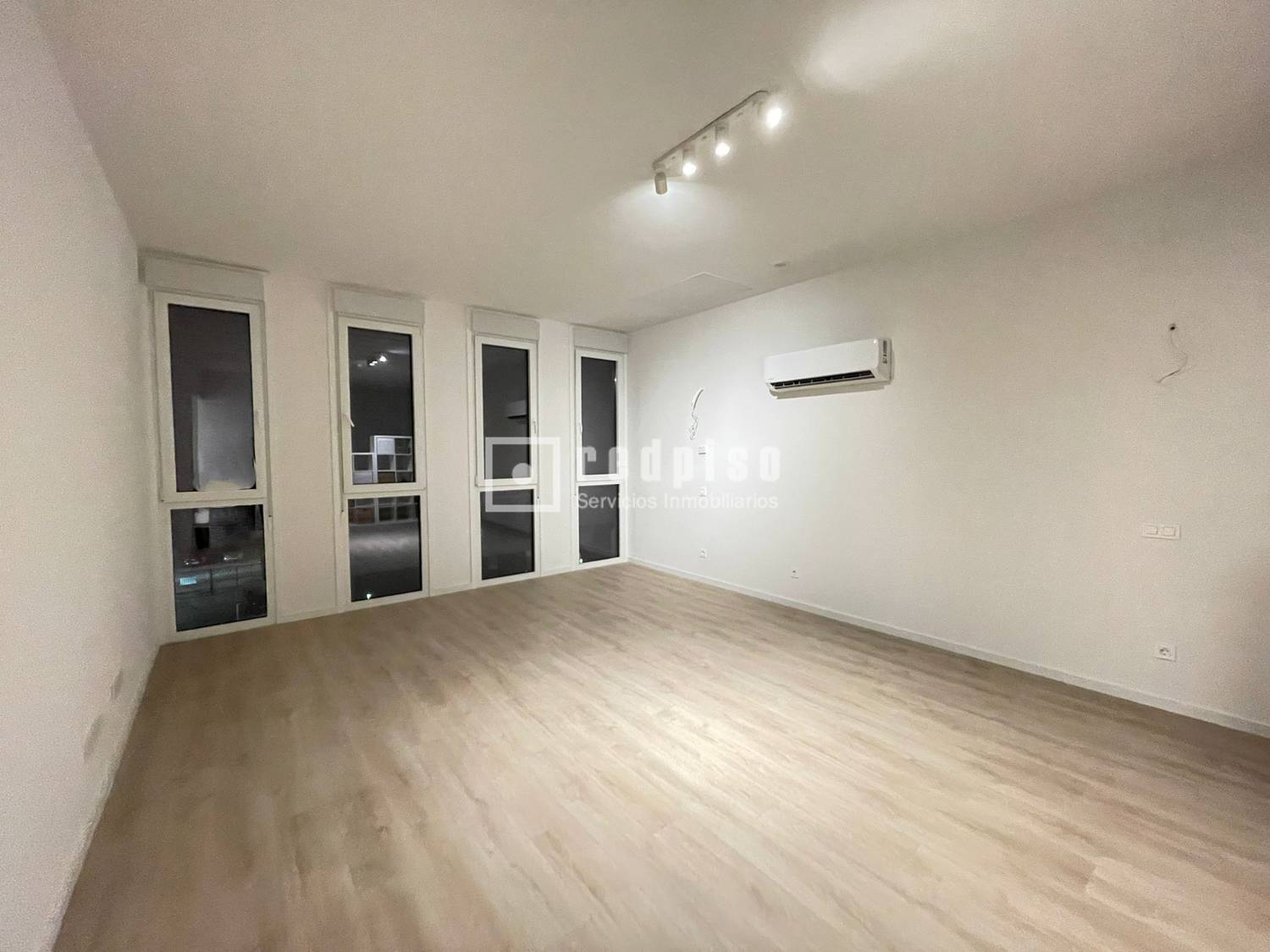 Piso en alquiler en  calle de Laguna del Marquesado, Villaverde, Madrid  1/1