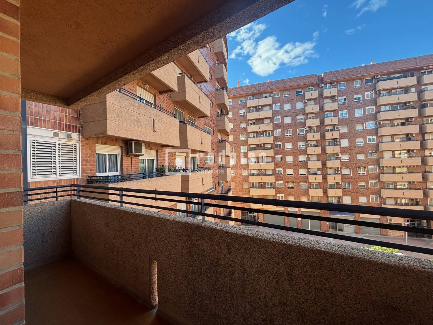 Piso en venta  calle Vicentica la Serrana, Mislata, Valencia  17/23
