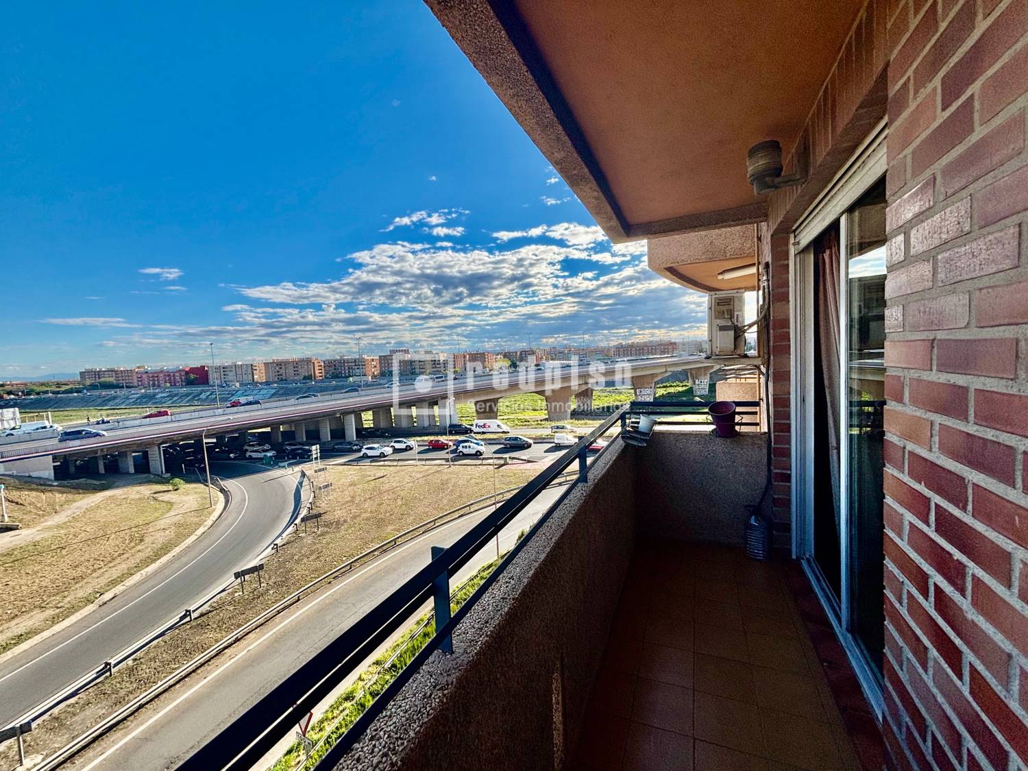 Piso en venta  calle Vicentica la Serrana, Mislata, Valencia  12/23