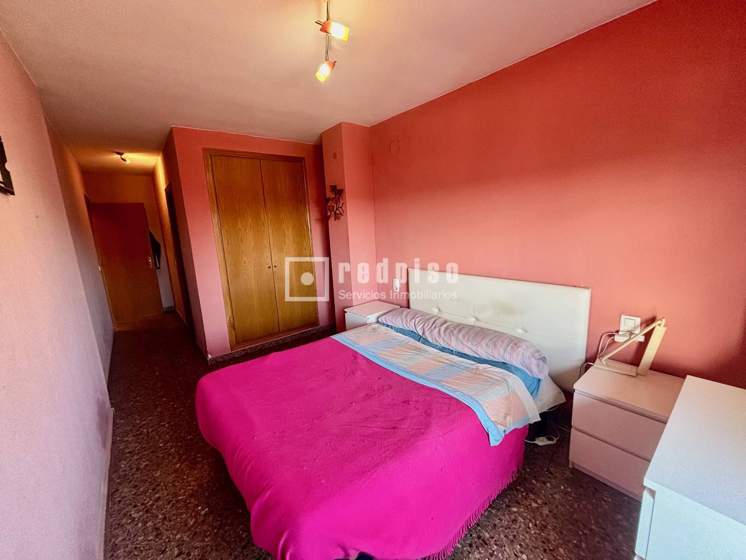 Piso en venta  calle Vicentica la Serrana, Mislata, Valencia  10/23