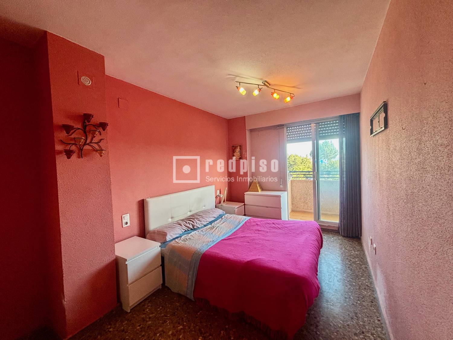 Piso en venta  calle Vicentica la Serrana, Mislata, Valencia  11/23