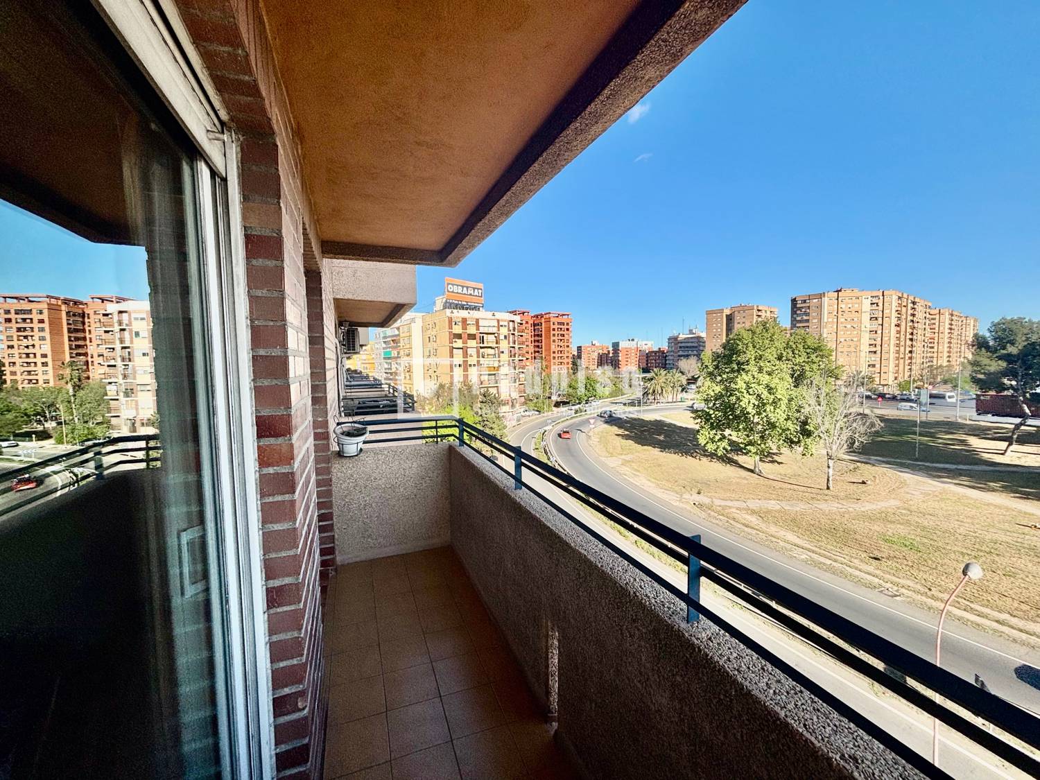 Piso en venta  calle Vicentica la Serrana, Mislata, Valencia  9/23