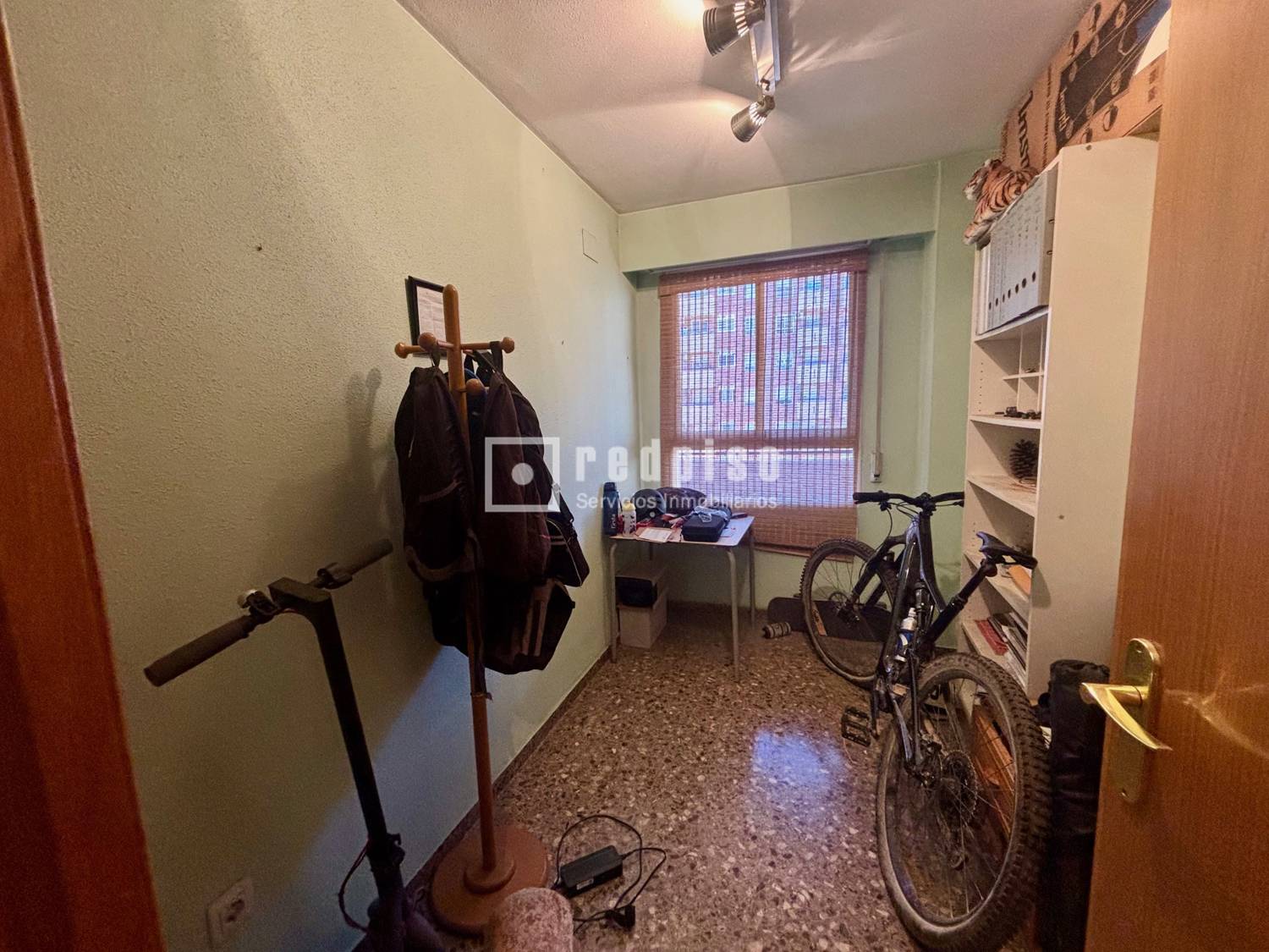 Piso en venta  calle Vicentica la Serrana, Mislata, Valencia  21/23