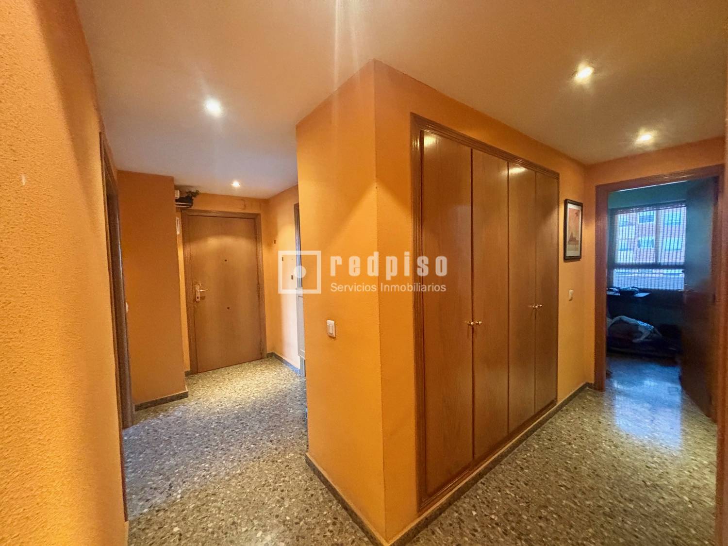 Piso en venta  calle Vicentica la Serrana, Mislata, Valencia  18/23