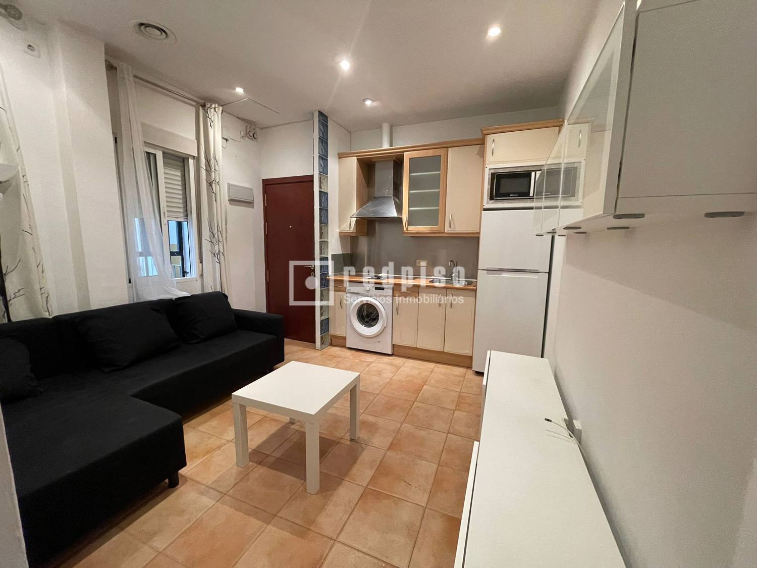 Piso en venta en  calle de las Canarias, Madrid  1/1