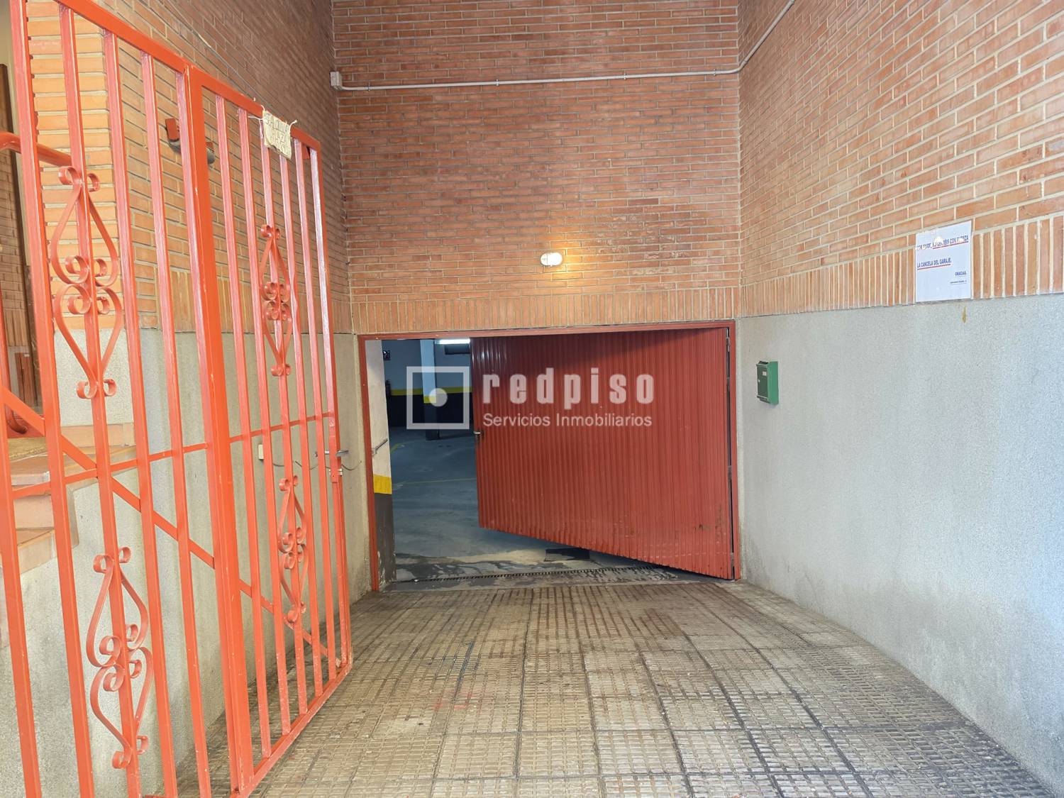 Garaje en alquiler en calle Del Tesoro, Madrid, Madrid 5/8