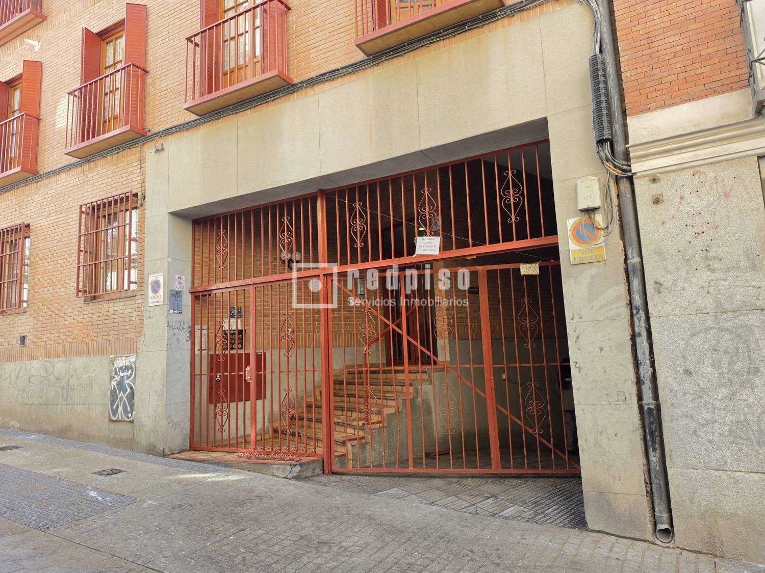 Garaje en alquiler en calle Del Tesoro, Madrid, Madrid 6/8