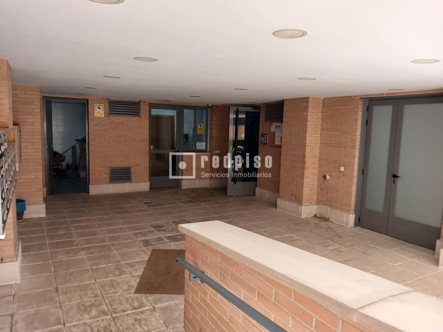 Piso en venta en calle De Almazán, Madrid, Madrid 2/22