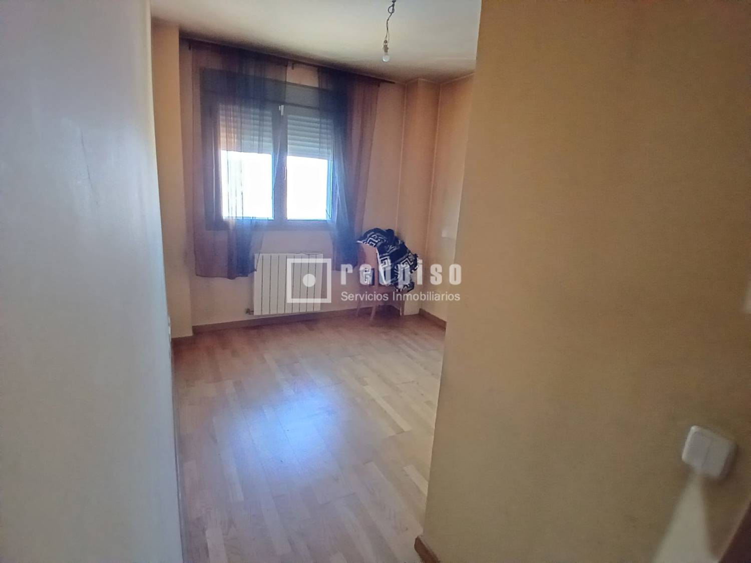 Piso en venta en calle De Almazán, Madrid, Madrid 12/22