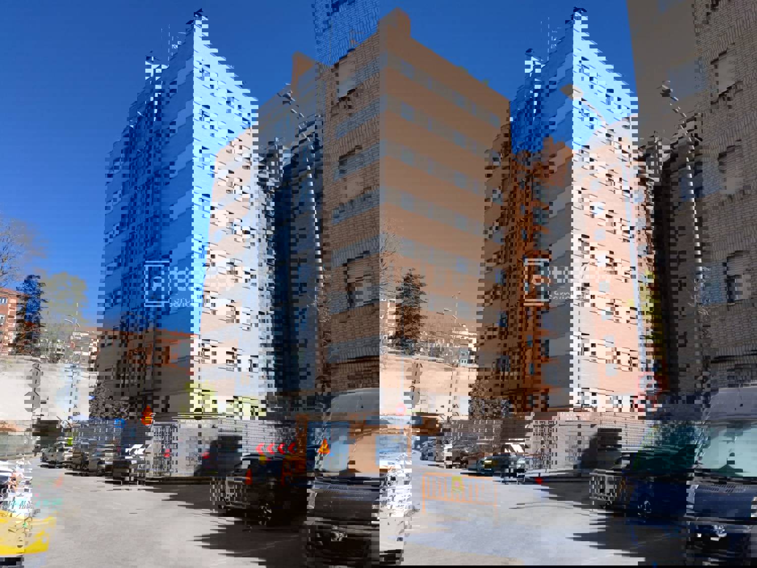 Piso en venta en  calle de Almazán, Madrid  1/1