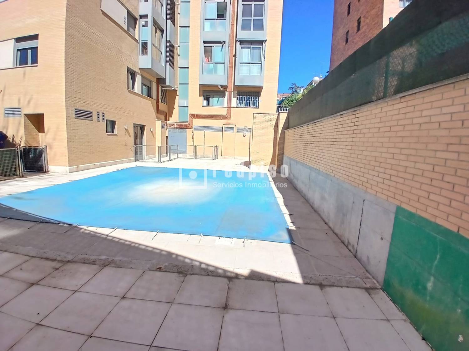 Piso en venta en calle De Almazán, Madrid, Madrid 4/22