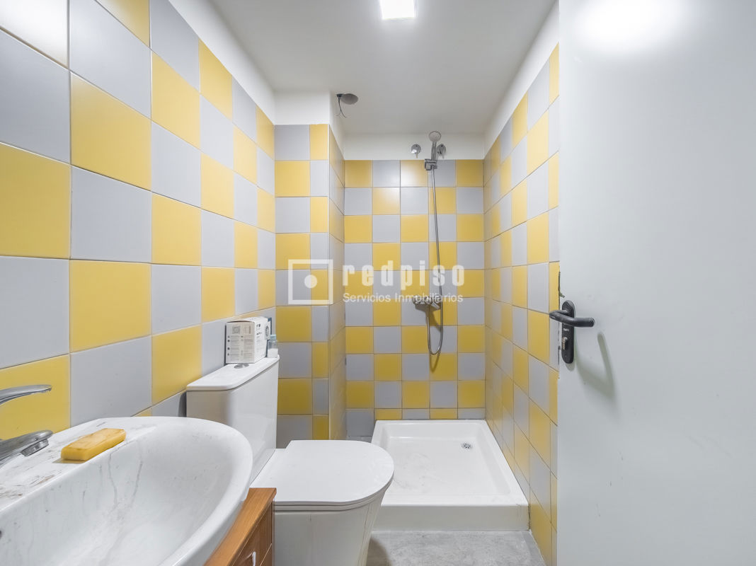 Local en venta en Alcorcón, Madrid 8/20