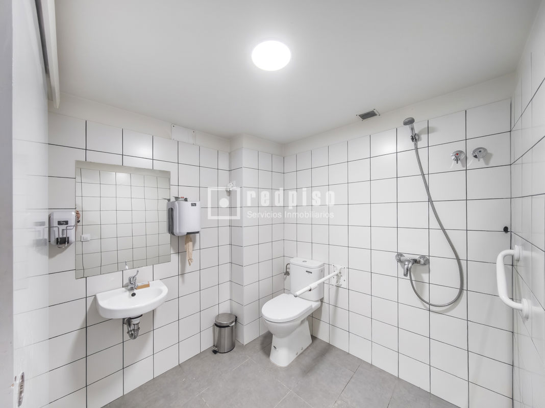 Local en venta en Alcorcón, Madrid 19/20