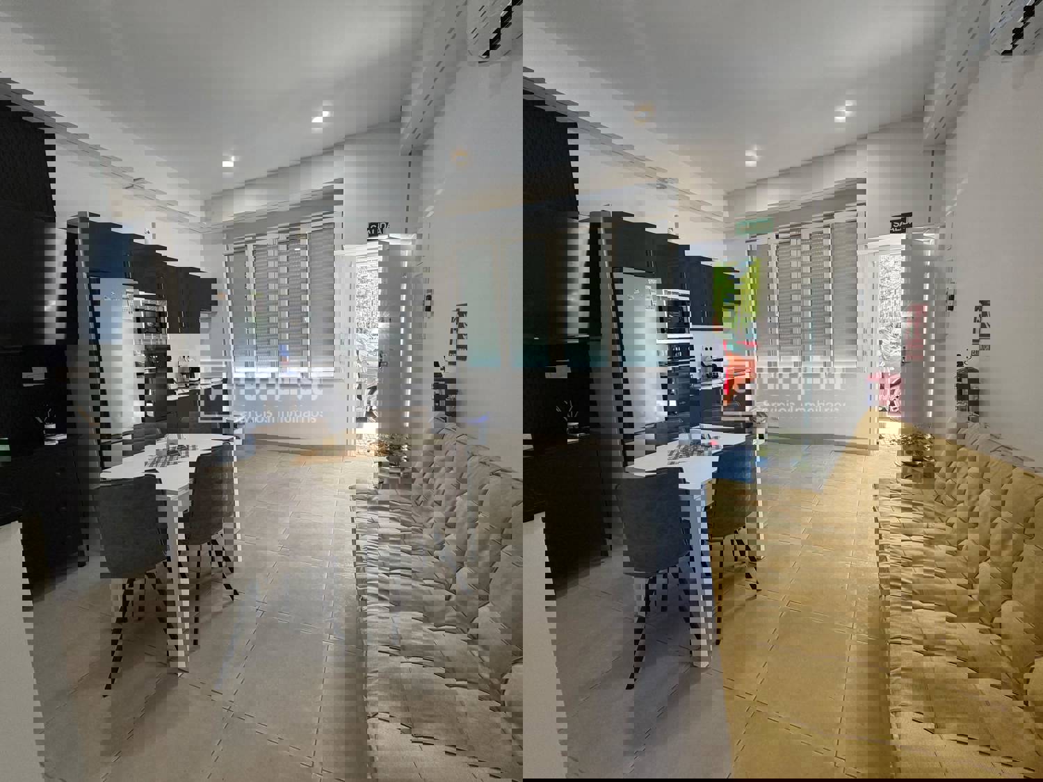 Piso en venta en  calle Hilados, Madrid  1/1