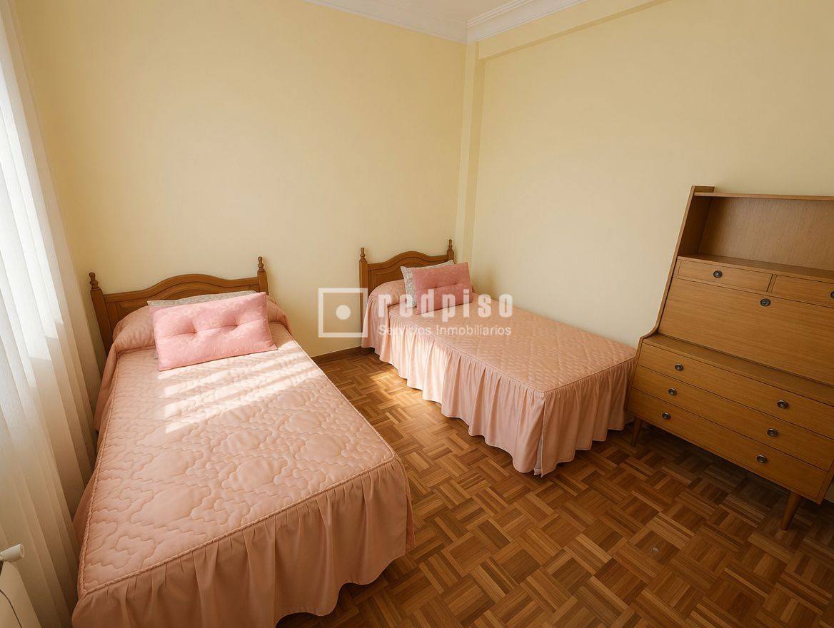 Piso en venta en  calle Retablo, Alcorcón, Madrid  6/22