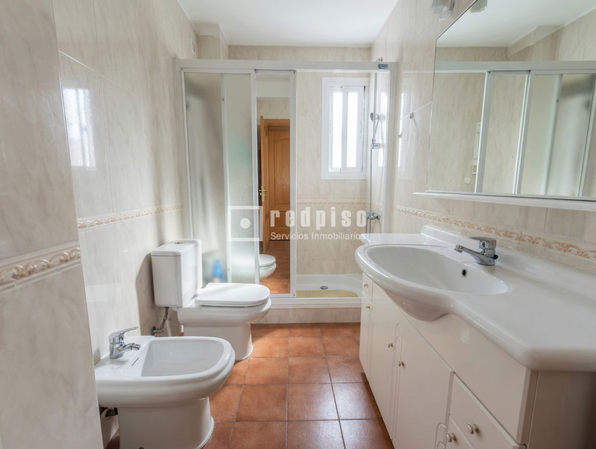 Piso en venta en  calle Retablo, Alcorcón, Madrid  11/22