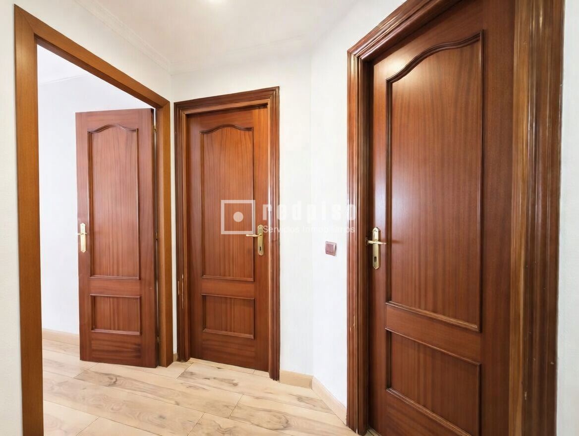 Piso en venta en  Alcorcón, Madrid  11/28