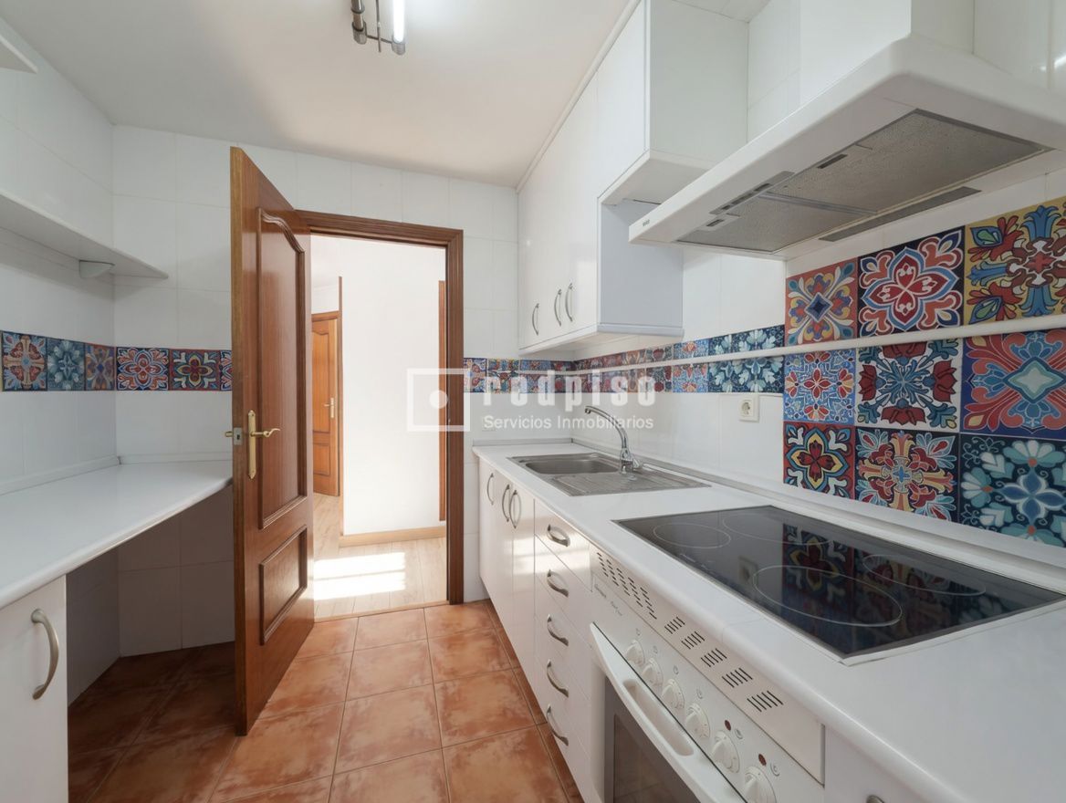 Piso en venta en  Alcorcón, Madrid  8/28