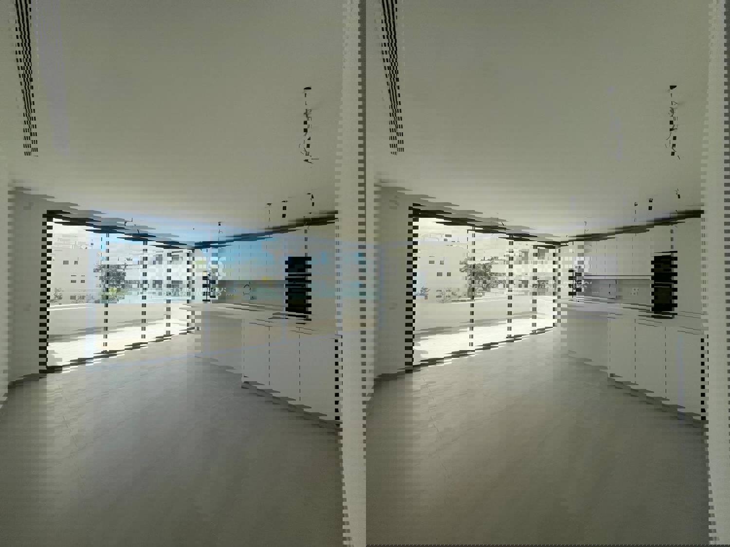 Piso en venta en Estepona, Málaga 6/18