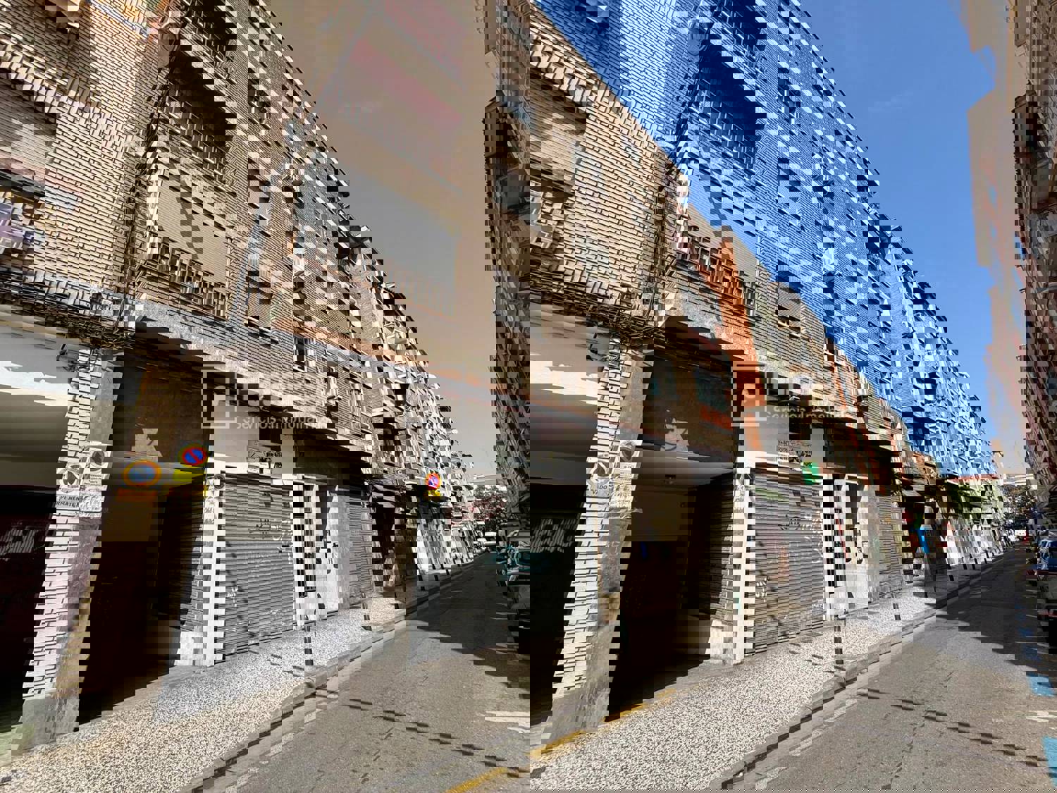 Garaje en venta en  calle de Don Pedro de Luna, 20, Zaragoza  1/1