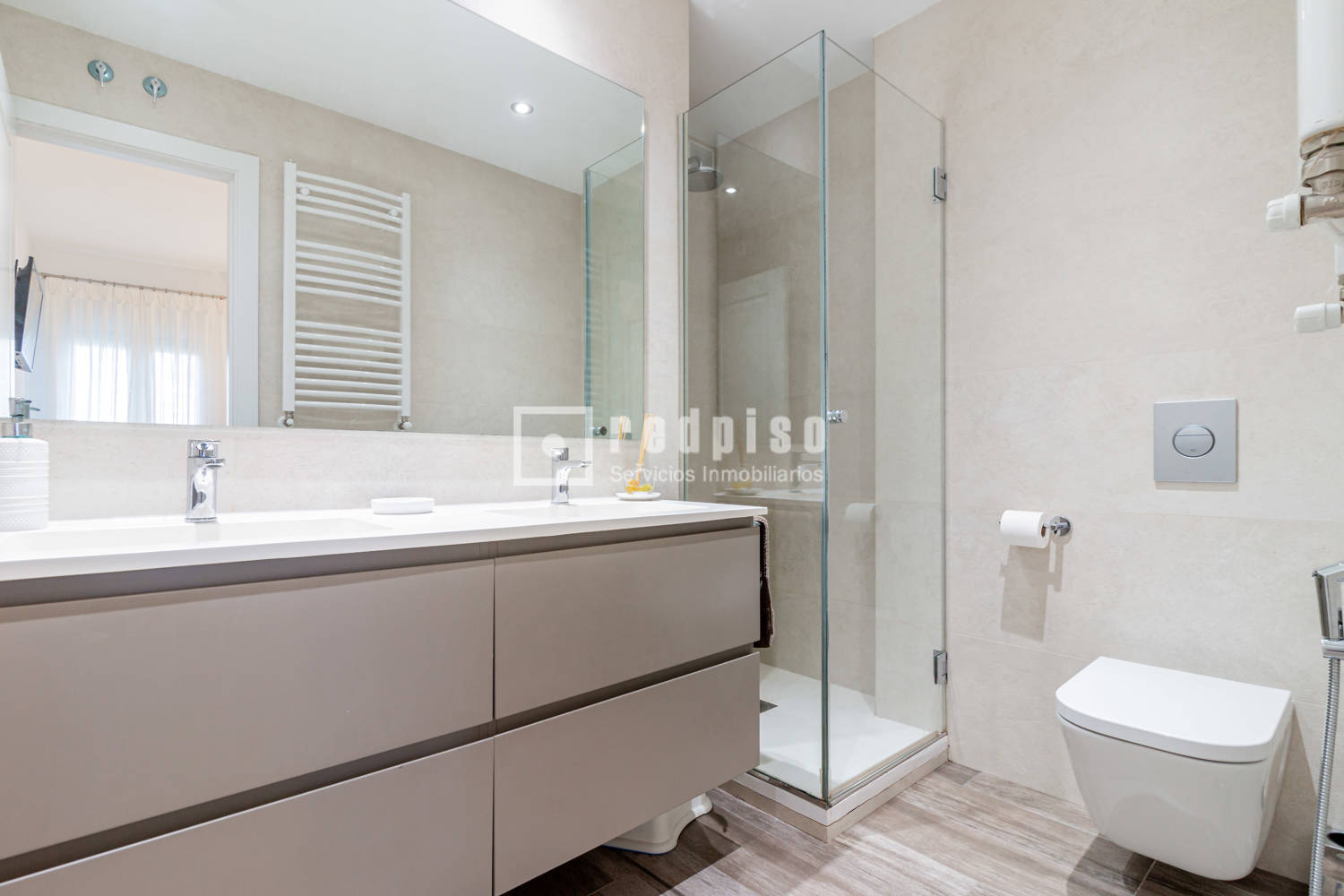 Piso en venta en calle De Caleruega, Hortaleza, Madrid 9/27