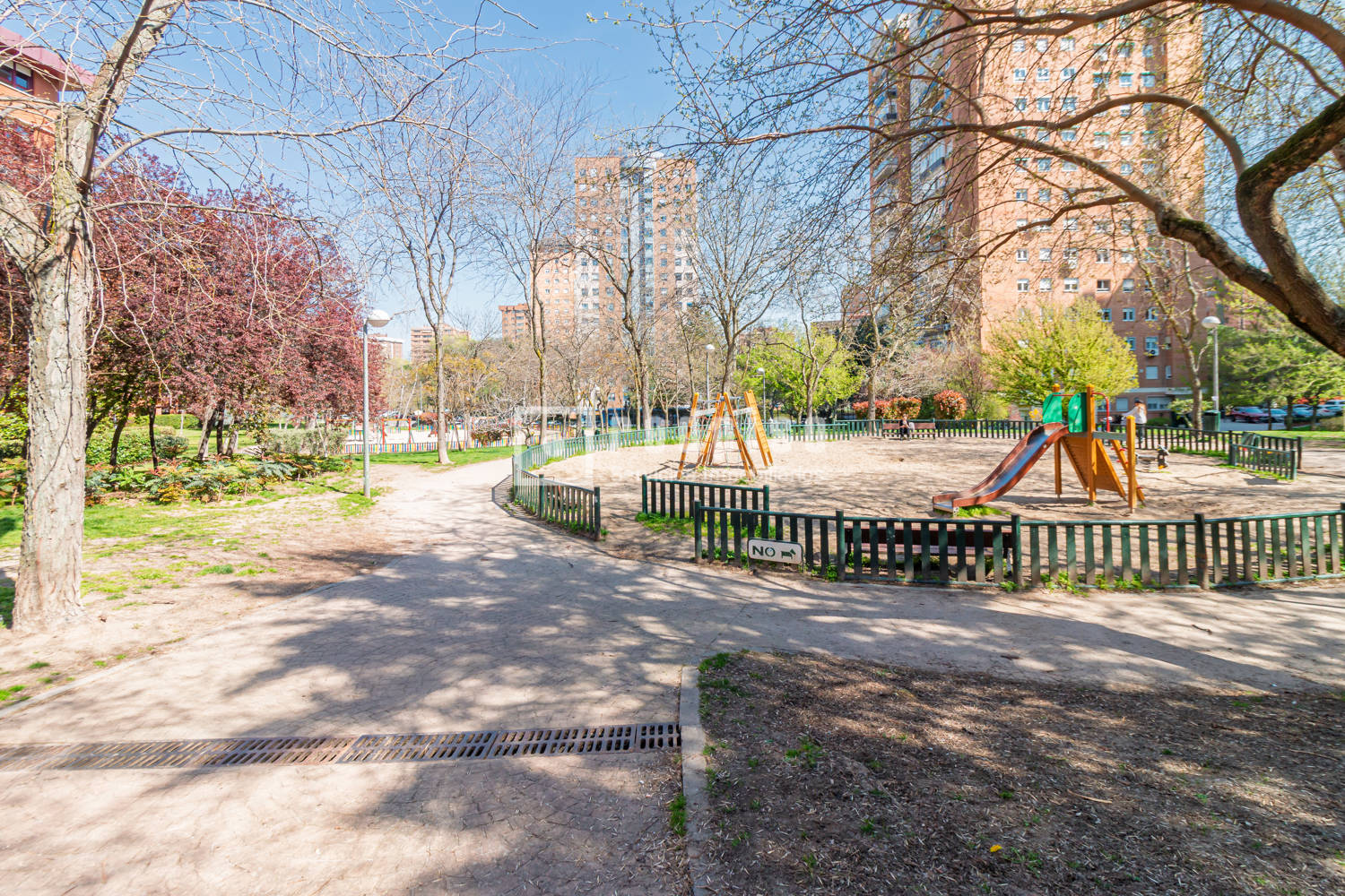 Piso en venta en calle De Caleruega, Hortaleza, Madrid 24/27